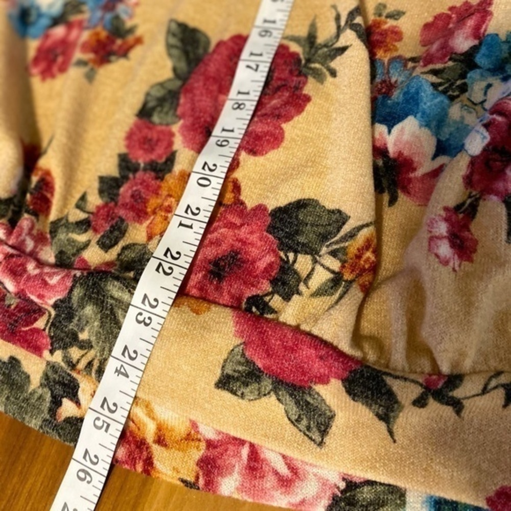 Honeyme‎ Cream Floral Long Sleeve Top NWT - Picture 7 of 7